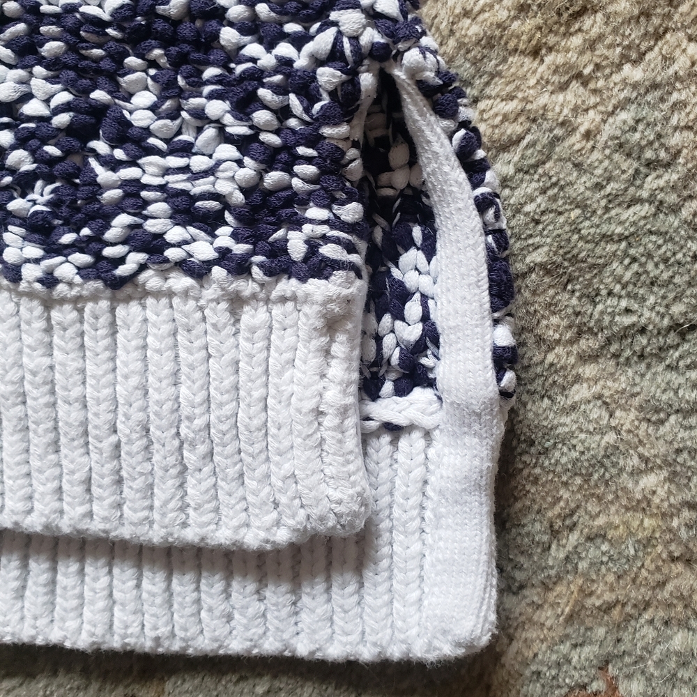 Gorgeous bright white and navy chunky Rag & Bone knit contrast hem sweater. - Picture 9 of 10